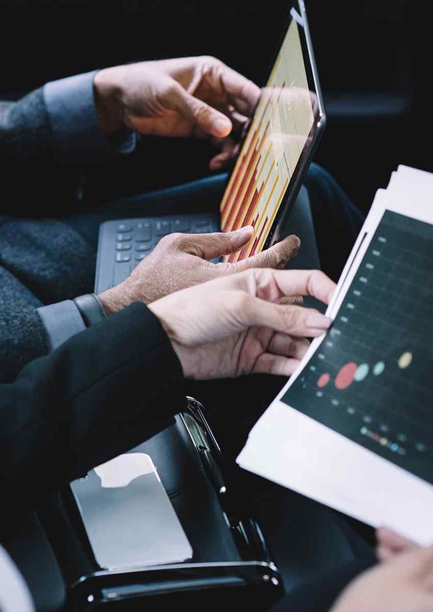 https://emeraldgroupcapital.com/wp-content/uploads/2020/08/service_07-850x1200.jpg